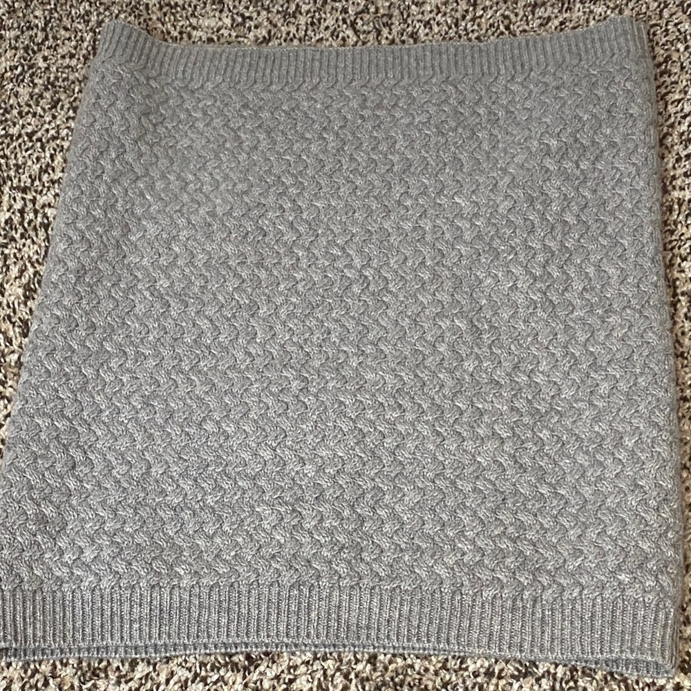 Todd & Duncan 100% Cashmere Heather Gray Knit Infinity Scarf - Picture 5 of 5